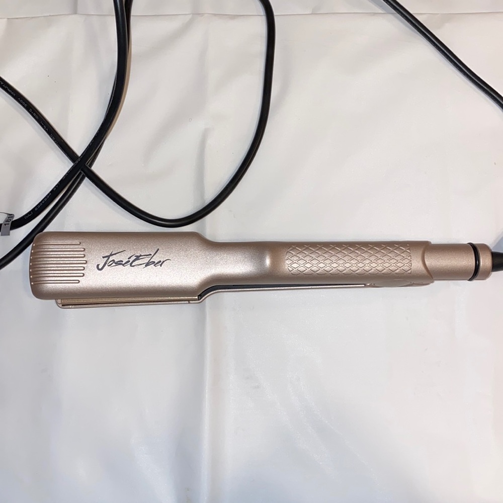 Jose Eber signature vibrating straightening iron or flat iron